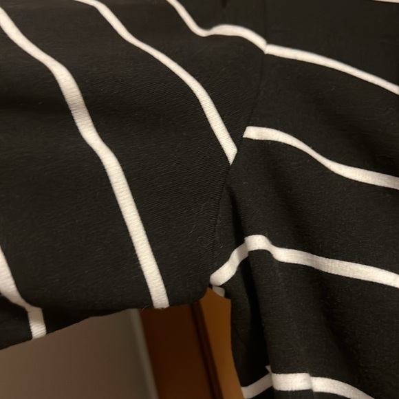 Chicos Blazer Black with White stripes. Size 1 (M size 8) - Picture 6 of 16